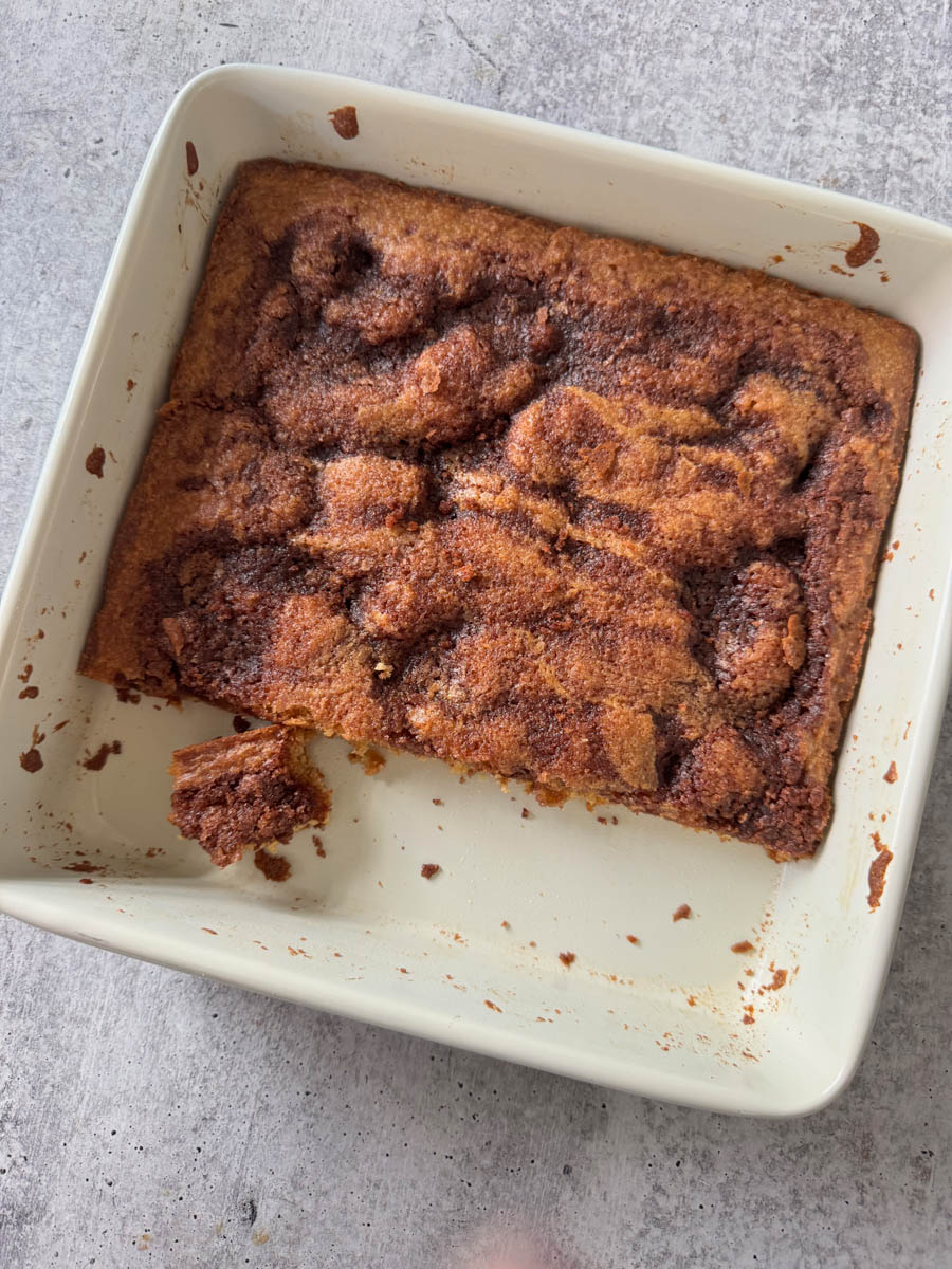 cinnamon rolls blondie bars