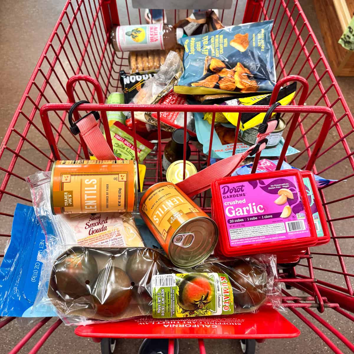 grocery cart in trader joe's